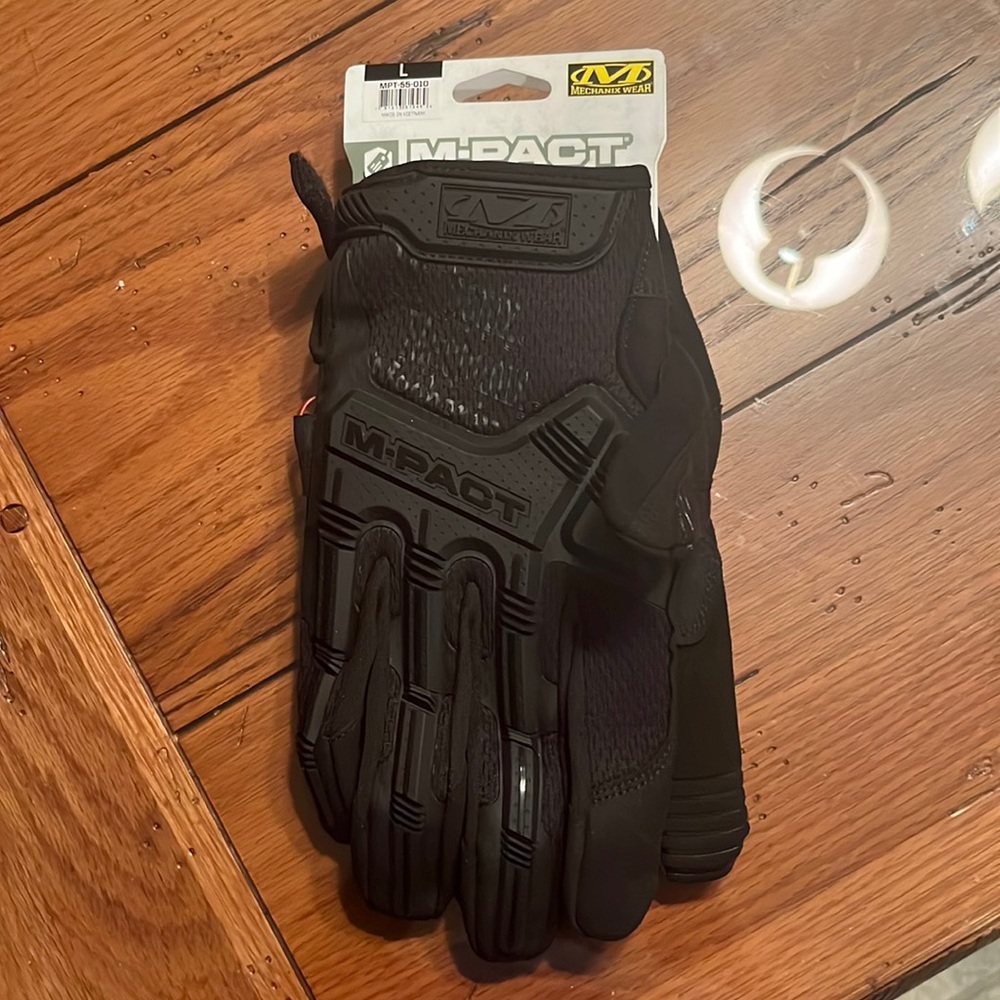 Brand new with tags mechanix wear m-pact gloves size large